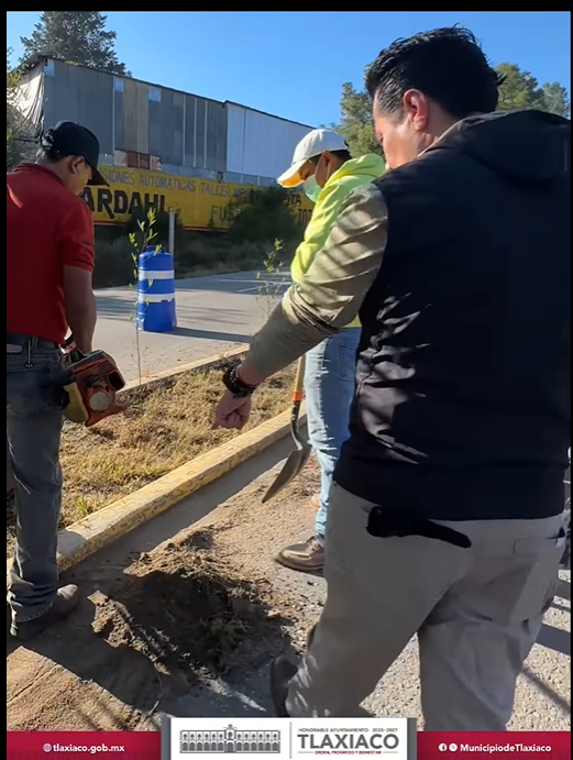 GOBIERNO MUNICIPAL LLEVA A CABO TRABAJOS DE MANTENIMIENTO EN EL BOULEVARD “PORFIRIO DÍAZ”