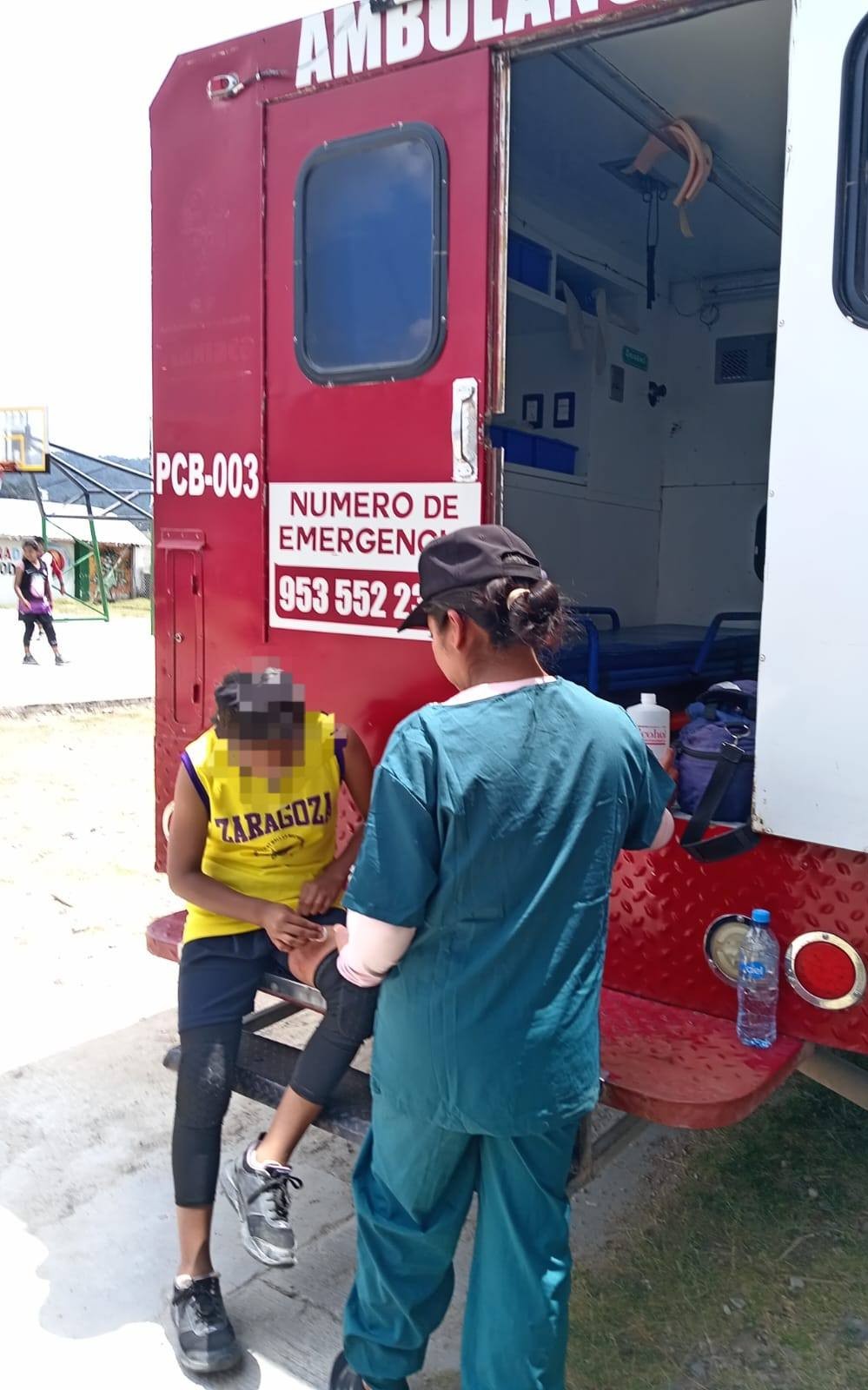 PARAMÉDICOS Y PERSONAL DE PROTECCIÓN CIVIL ACUDIERON A BRINDAR SEGURIDAD DURANTE EL EVENTO DEPORTIVO DE TELESECUNDARIAS DE LA SUPERVISIÓN ESCOLAR ZONA 047