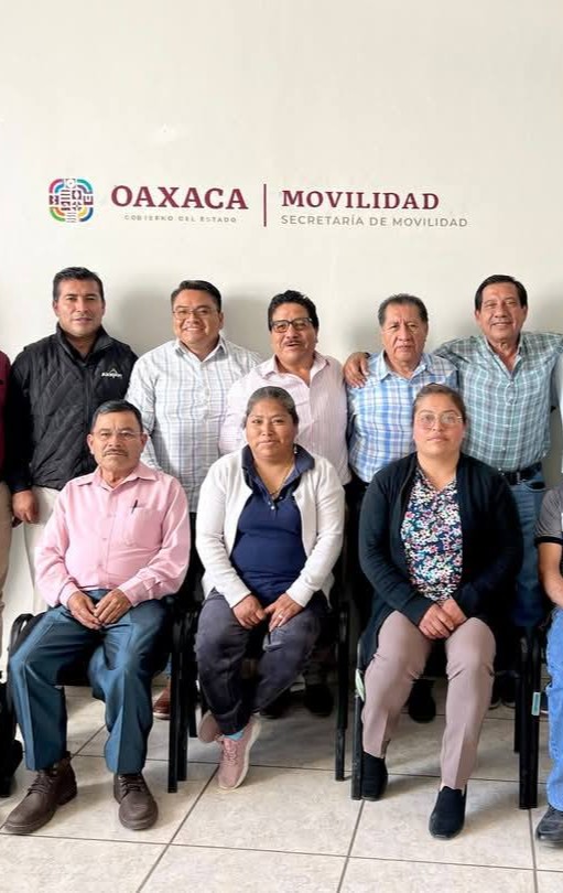 MESA DE TRABAJO CON REPRESENTANTES DE LA SECRETARÍA DE MOVILIDAD DEL ESTADO DE OAXACA, Y TRANSPORTISTAS DEL SERVICIO DE TAXIS Y MOTOTAXIS