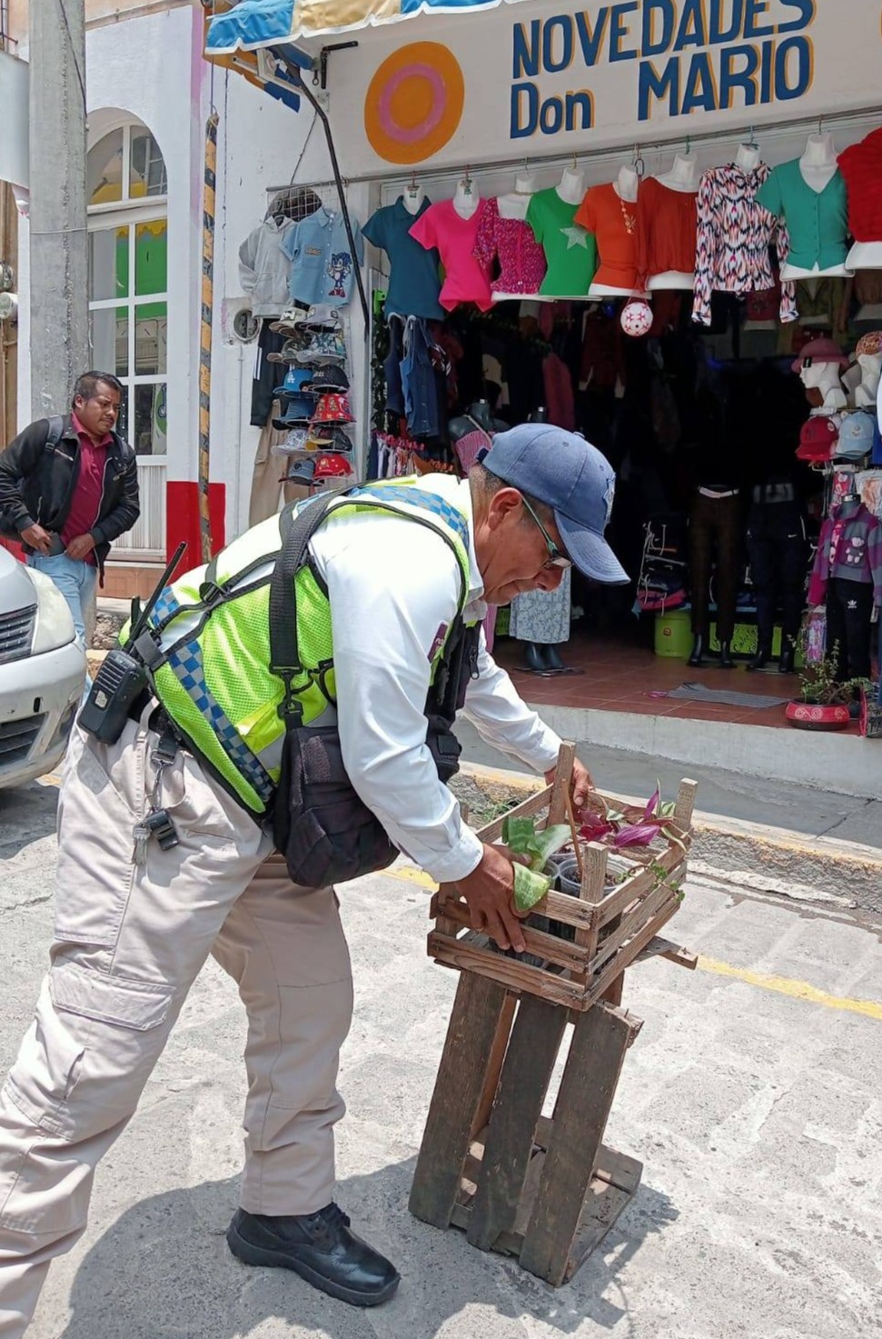 CONTINÚA CON EL OPERATIVO PERMANENTE DE LIBERACIÓN DE CALLES Y BANQUETAS