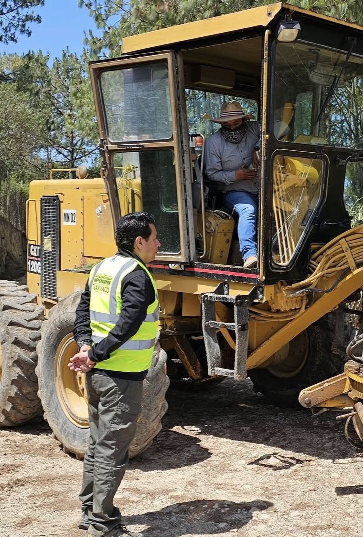 INICIA OBRA DE PAVIMENTACIÓN CON CONCRETO HIDRÁULICO EN YUCUHILLO