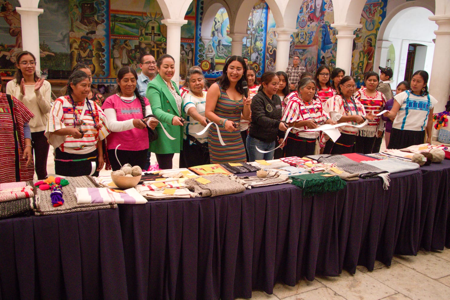 EXPOSICIÓN DE CLAUSURA DEL TALLER DE TÉCNICA ANCESTRAL DEL TELAR DE CINTURA