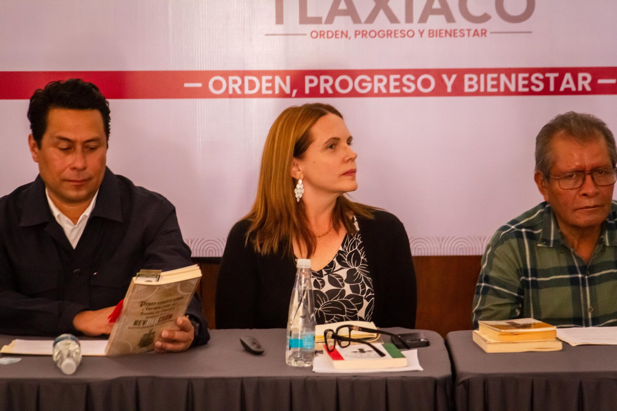 SE PRESENTA EN TLAXIACO EL LIBRO “PROTESTANTISMO Y FORMACIÓN DEL ESTADO DE OAXACA DESPUÉS DE LA REVOLUCIÓN”