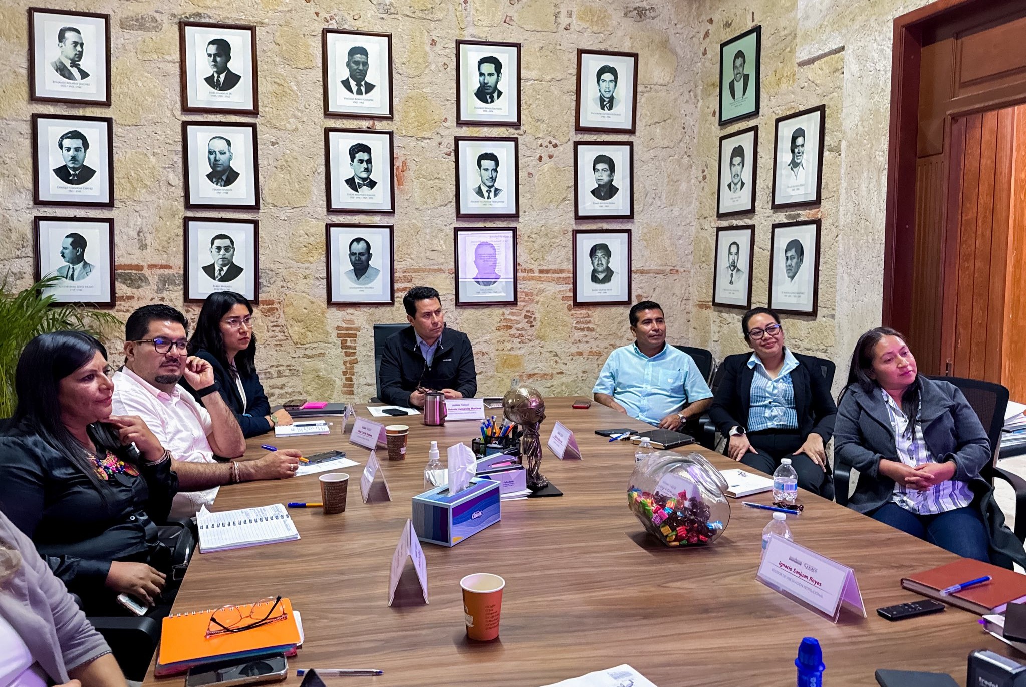 REUNIÓN DE TRABAJO REAFIRMA COMPROMISO DEL AYUNTAMIENTO CON LA CIUDADANÍA DE TLAXIACO