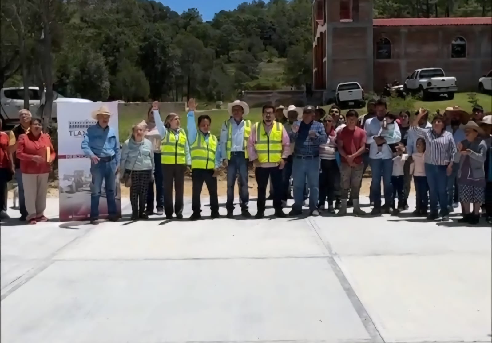 COMIENZA OBRA DE TECHADO COMUNITARIO EN AGENCIA IGNACIO MANUEL ALTAMIRANO