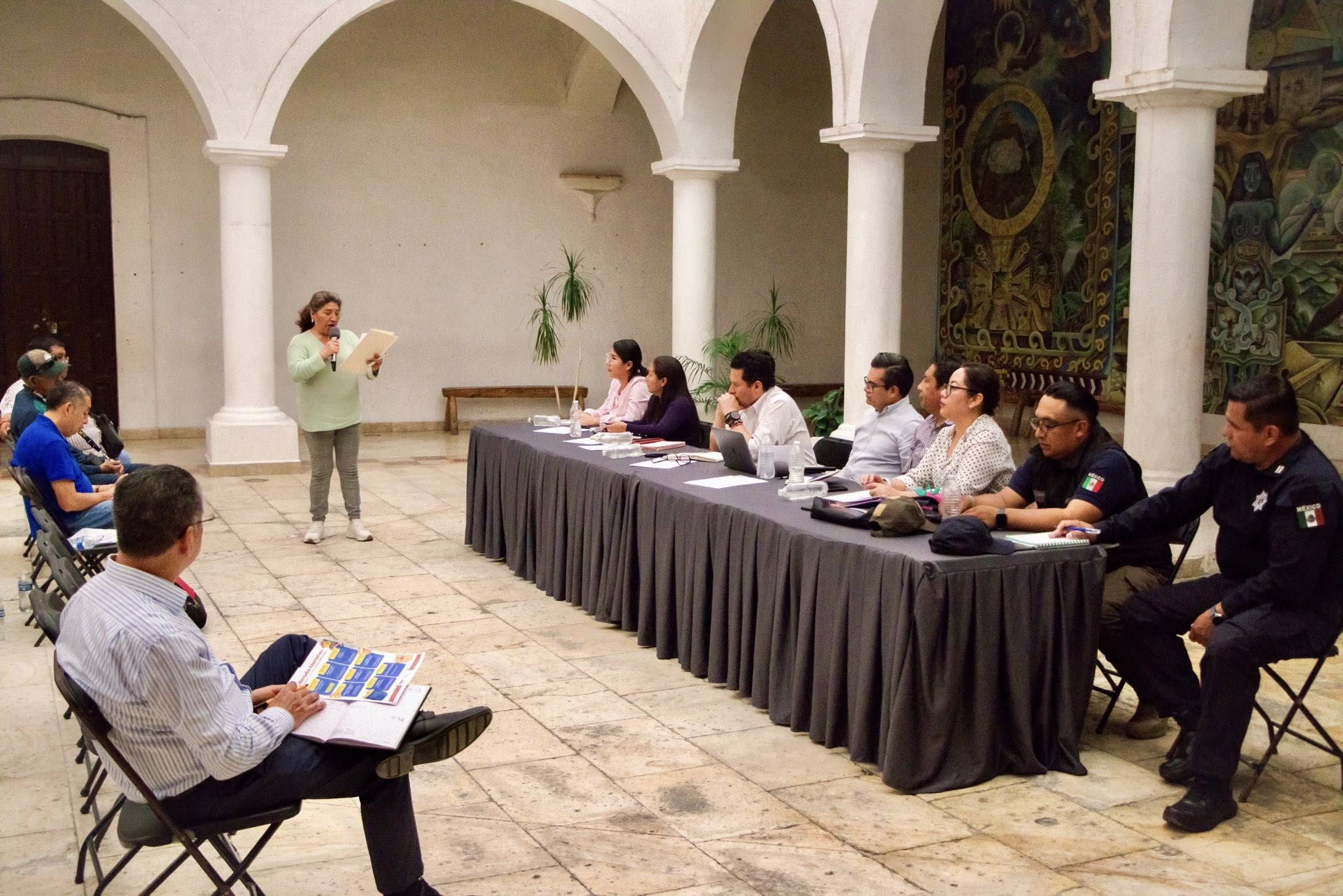 AYUNTAMIENTO DE TLAXIACO ATIENDE INQUIETUDES DE VECINOS DEL CENTRO HISTÓRICO