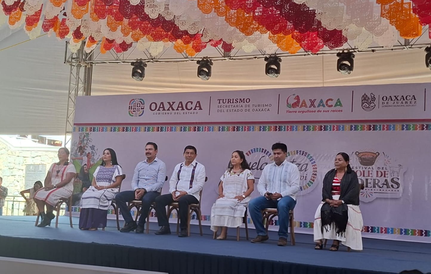 TLAXIACO PRESENTA SU FESTIVAL DEL MOLE NEGRO Y PICADILLO EN ESPACIO ESTATAL