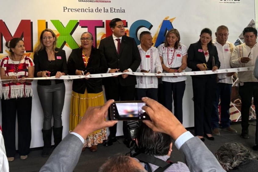 TLAXIACO PRESENTA SU RIQUEZA CULTURAL Y PRODUCTIVA EN EL SENADO DE LA REPÚBLICA