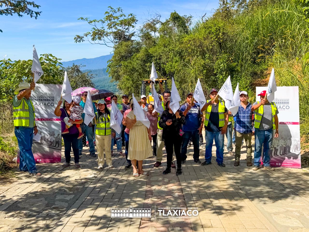 INICIA OBRA DE PAVIMENTACIÓN EN MEXICALCINGO DE LOS GRANADOS