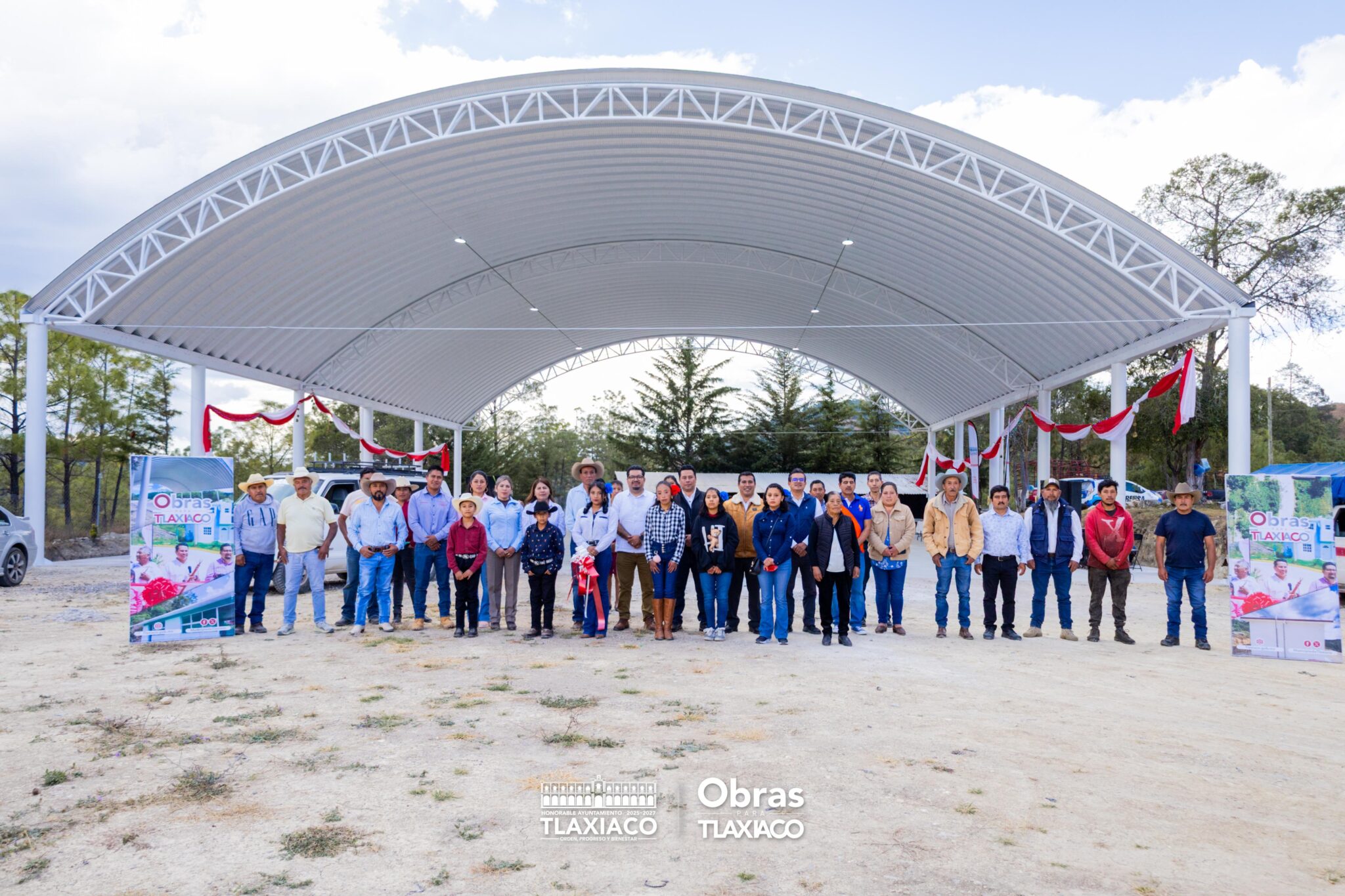 ENTREGA AYUNTAMIENTO TECHADO COMUNITARIO EN BENEFICIO DE IGNACIO MANUEL ALTAMIRANO