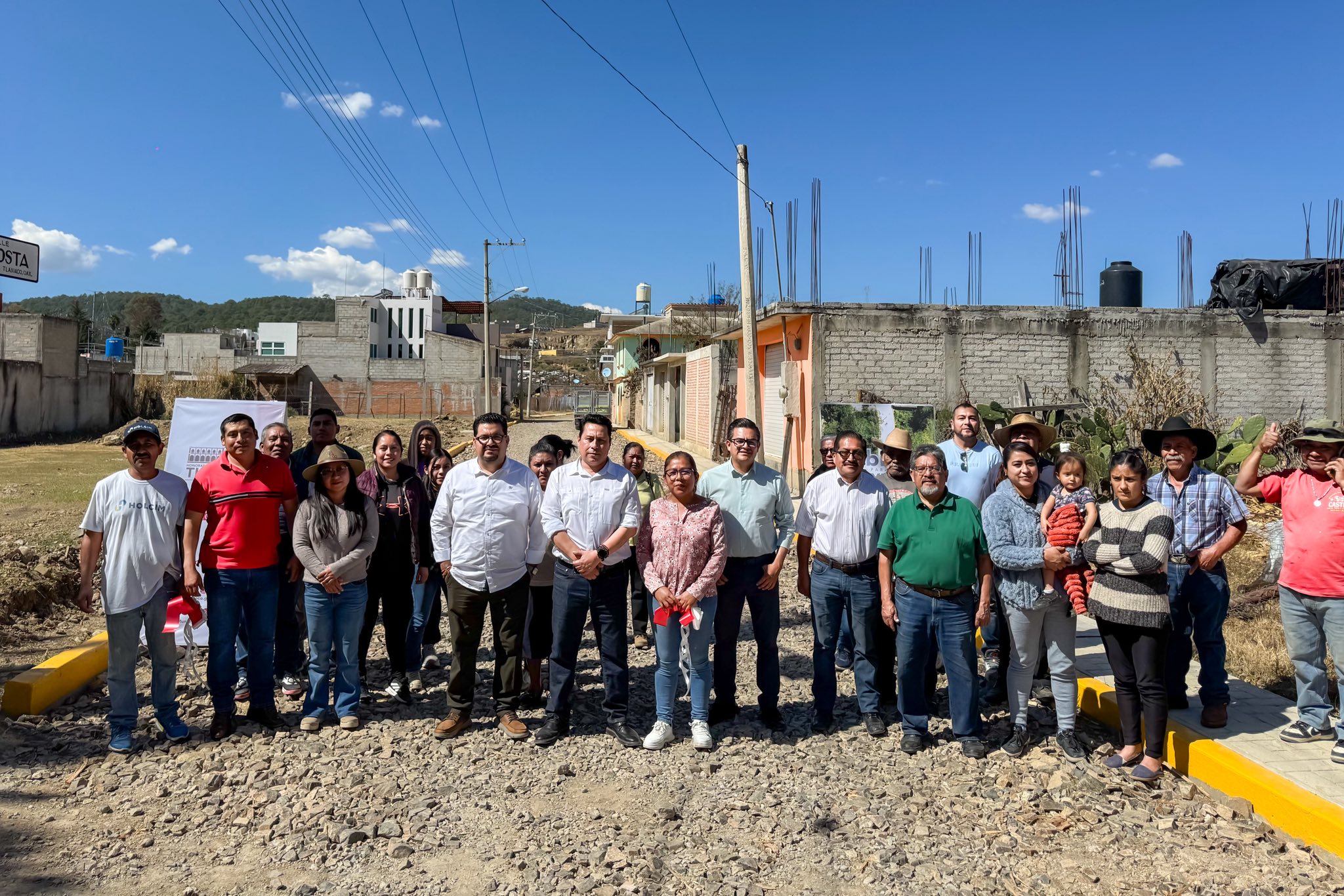 MEJORA DE INFRAESTRUCTURA EN COLONIA OAXACA: INICIAN OBRAS DE GUARNICIONES Y BANQUETAS
