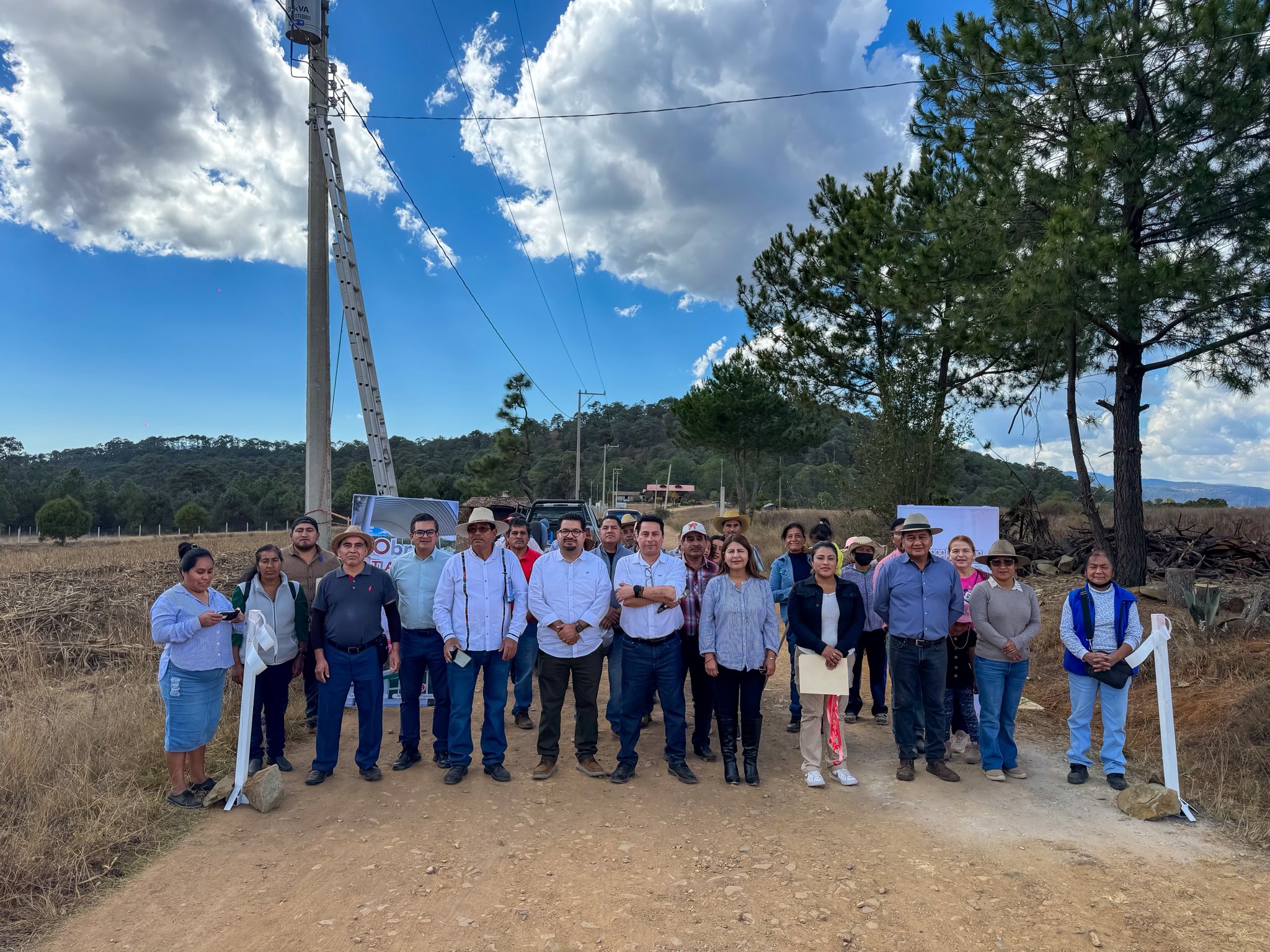 GOBIERNO MUNICIPAL INAUGURA OBRA DE AMPLIACIÓN DE LA RED DE ENERGÍA ELÉCTRICA EN GUADALUPE HIDALGO
